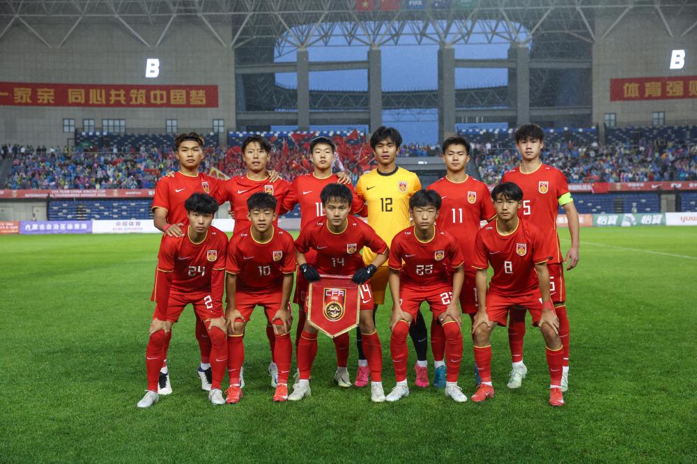 记者：不清楚利物浦是否会提高报价，但斯洛特渴望得到伊萨克